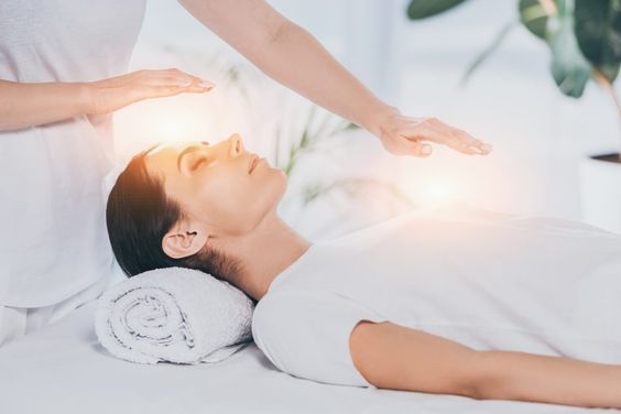 Reiki Healing: What It Is and How It Works